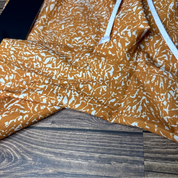 Lululemon Pool Short 7” NWT Size Small (Crunch Max Lemon Sorbet Autumn Orange) - Picture 4 of 14